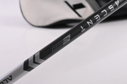Titleist TSR1 Driver / 10 Degree / Regular Flex Aldila Ascent Ultralite 40 Shaft
