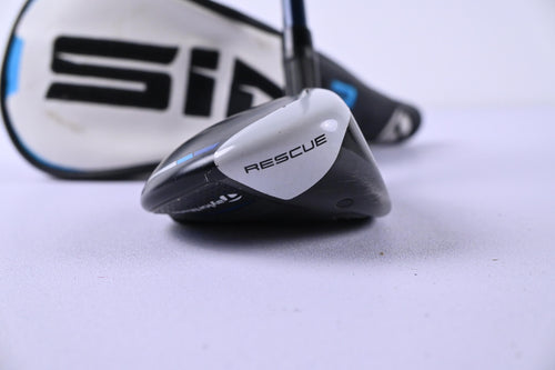 Taylormade SIM2 Max #4 Hybrid / 22 Degree / Regular Flex Ventus Blue 6 Shaft