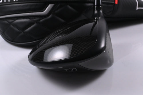 Wilson DYNAPWR 2025 Carbon Driver / 10.5 Degree / Stiff Flex Denali Black 60 Shaft