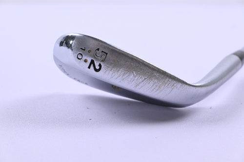 Cleveland 588 RTX Gap Wedge / 52 Degree / Wedge Flex Dynamic Gold Shaft