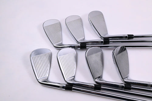 Wilson Staff Model Blade 2024 Irons / 4-PW / Stiff Flex Dynamic Gold 115 S300