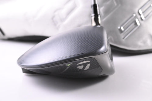 Taylormade Qi35 Driver / 10.5 Degree / Regular Flex Fujikura Air Speeder 50