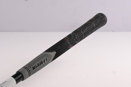 Titleist 905 T Driver / 9.5 Degree / Stiff Flex Fujikura Speeder Shaft
