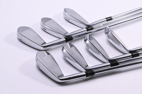 Srixon Z-585 Irons / 5-PW+GW / Regular Flex XP 95 R300 Shafts