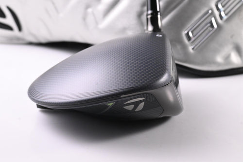 Taylormade Qi35 Driver / 10.5 Degree / Regular Flex Fujikura Ventus Blue '25 5