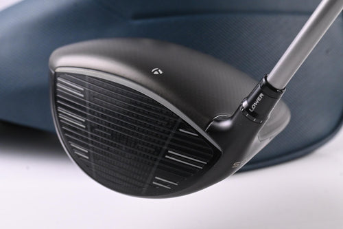 Taylormade Qi4D Max Driver / 10.5 Degree / Regular Flex Fujikura SpeederNX TCS