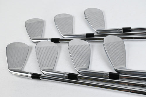 Callaway Apex CB 24 Irons / 4-PW / Stiff Flex Dynamic Gold Mid 115 S300 Shafts