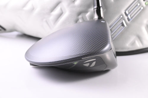 Taylormade Qi35 Driver / 10.5 Degree / Regular Flex Fujikura Ventus Blue 5 Shaft