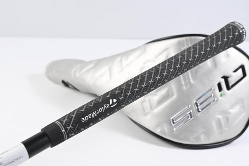 Taylormade Qi35 Driver / 9 Degree / Regular Flex Fujikura Airspeeder 50 Shaft