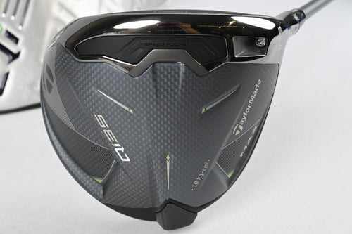 Taylormade Qi35 Max Driver / 10.5 Degree / Regular Flex Fujikura Air Speeder 50