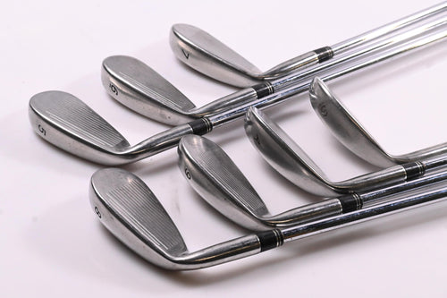 Taylormade R7 Irons / 5-9i+GW+SW / Regular Flex Taylormade T-Step 90 Shafts