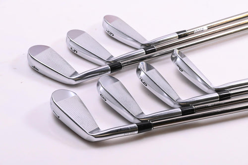 Srixon ZXi7 Irons / 4-PW / Regular Flex UST Recoil 95 Shafts