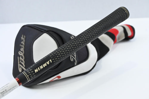 Titleist 910 D2 Driver / 10.5 Degree / Regular Flex Diamana 'ilima 61