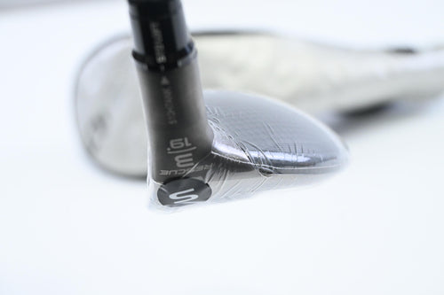 Taylormade Qi35 #3 Hybrid / 19 Degree / Stiff Flex Fujikura Ventus Blue 7