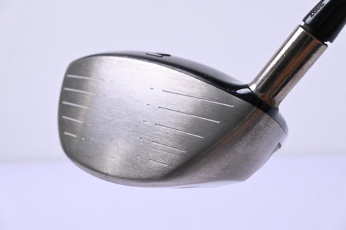 Titleist 907 D2 Driver / 9.5 Degree / Stiff Flex Aldila VS Proto 65 Shaft