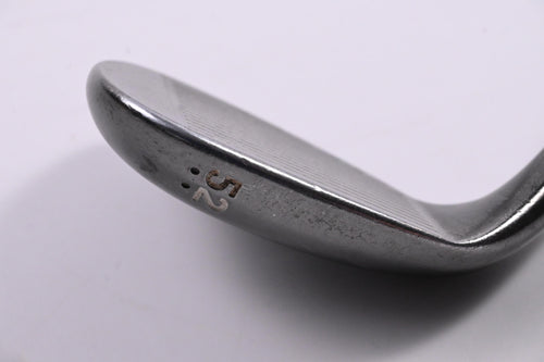 Cleveland 588 RTX 2.0 Gap Wedge / 52 Degree / Wedge Flex Dynamic Gold Shaft