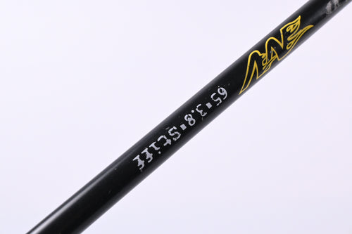 Titleist 915 D2 Driver / 8.5 Degree / Stiff Flex Aldila RIP'D NV 65 Shaft