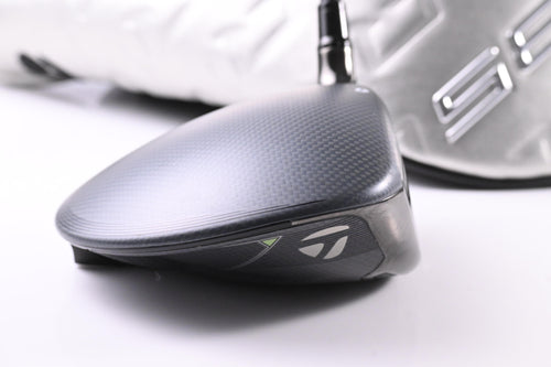 Taylormade Qi35 Driver / 10.5 Degree / Regular Flex Ventus Blue 5 Shaft