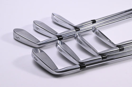 Titleist T250* 2025 Irons / 5-PW+52° / Regular Flex N.S.Pro 750GH Neo Shafts