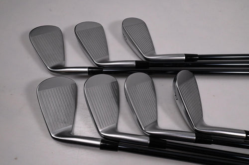Mizuno JPX 925 Forged Irons / 4-PW / Regular Flex UST Recoil Dart 90 Shafts