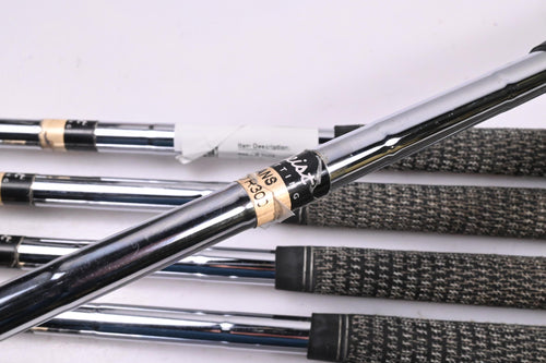 Titleist 690.CB Irons / 3-PW / Regular Flex Dynamic Gold R300 Shafts