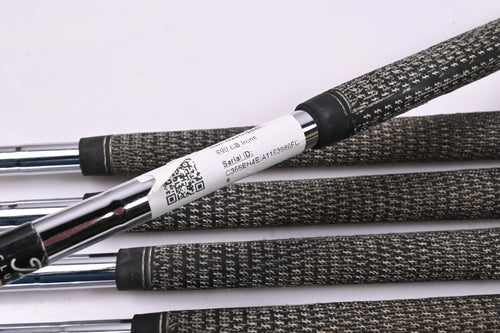Titleist 690.CB Irons / 3-PW / Regular Flex Dynamic Gold R300 Shafts