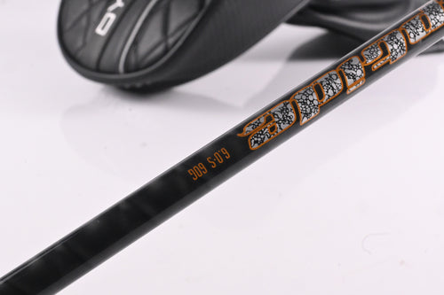 Wilson Staff DYNAPWR 2025 Carbon Driver / 10.5 Degree / Stiff Flex EvenFlow