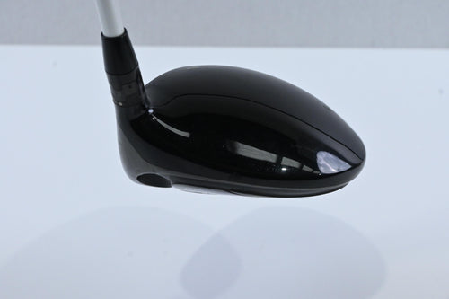 Titleist 915 D3 Driver / 9.5 Degree / Stiff Flex Aldila Rogue 70
