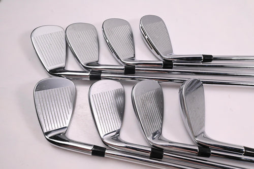 Wilson D9 Forged Irons / 4-PW+GW / UniFlex KBS MAX UltraLite Shafts
