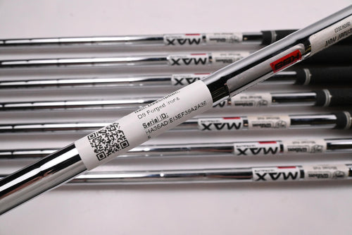 Wilson D9 Forged Irons / 4-PW+GW / UniFlex KBS MAX UltraLite Shafts