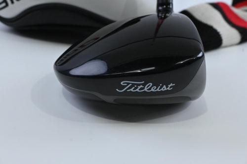 Titleist 910 D3 Driver / 9.5 Degree / Stiff Flex Fujikura Motore F1 65
