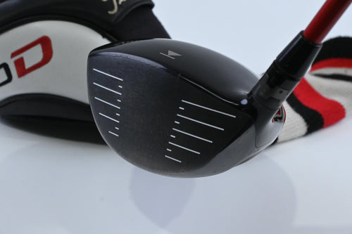 Titleist 910 D3 Driver / 9.5 Degree / Stiff Flex Fujikura Motore F1 65
