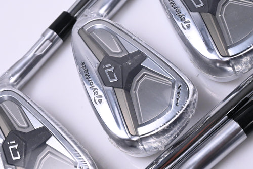 Taylormade Qi Max Irons / 5-PW+SW / Regular Flex KBS MAX MT 85 Shafts