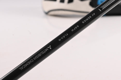Taylormade SIM2 Ti #5 Wood / 19 Degree / Regular Flex Tensei AV Raw Blue 65