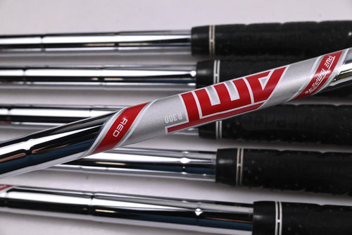 Callaway Apex Ai200 Irons / 6-PW+GW / Regular Flex AMT Red R300 Shafts