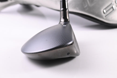 Taylormade Qi35 Tour #5 Wood / 18 Degree / Stiff Flex Kai`li Darkwaves Blue 60 Shaft