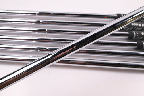 Taylormade P730 Irons / 4-PW / X-Flex Steel Shafts