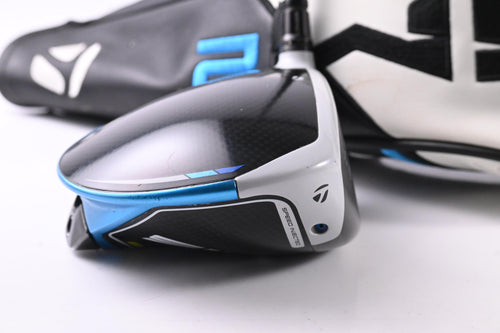 Taylormade SIM2 Max Driver / 10.5 Degree / Stiff Flex Fujikura Atmos Silver 6