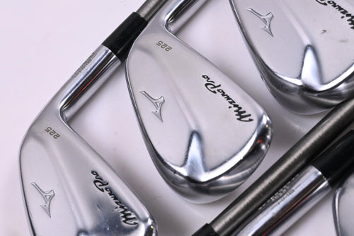 Mizuno Pro 225 Irons / 5-PW+GW / Regular Flex Aerotech Steel Fiber 95 Shafts