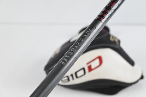 Titleist 910 D3 Driver / 9.5 Degree / Stiff Flex Aldila RIP Phenom 70 Shaft