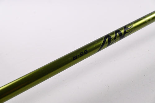 Titleist 905 T Pro Driver / 9.5 Degree / Regular Flex Aldila NV Green 65 Shaft