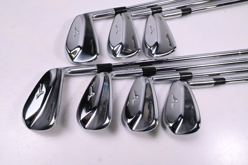 Mizuno Pro 221 Irons / 4-PW / Stiff Flex Dynamic Gold 120 S300 Shafts