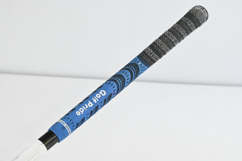 Titleist 915 D2 Driver / 9 Degree / Stiff Flex Aldila Rogue Black 75 Shaft