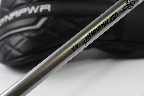 Wilson DYNAPWR 2025 Carbon Driver / 9 Degree / Seniors Flex UST Helium NCT 4