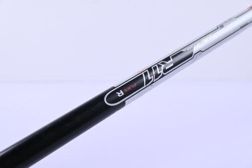 Taylormade R11 Driver / 9 Degree / Regular Flex Fujikura Blur R11 60 Shaft