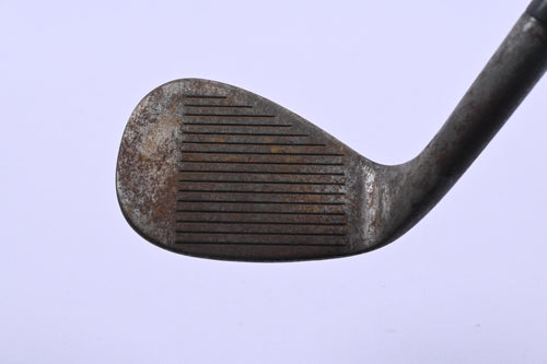 Cleveland 588 Tour Action Gap Wedge / 53 Degree / Wedge Flex Dynamic Gold Shaft