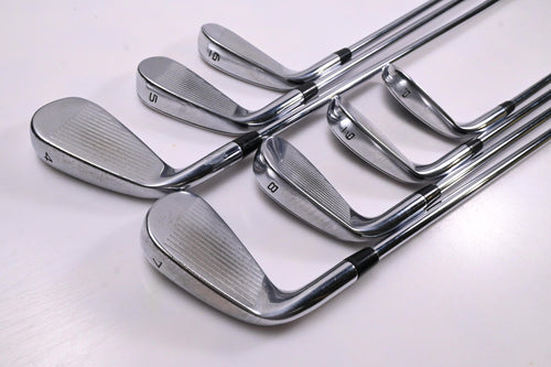 Callaway Rogue ST Pro Irons / 4-PW / Regular Flex Rifle Tour Flighted 105 Shafts