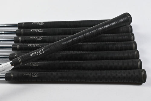Titleist 695CB Irons / 3-PW / Regular Flex Dynamic Gold R300 Steel Shafts