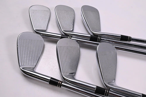 Taylormade Tour Preferred TP 2009 Irons / 5-PW / Regular Flex Dynamic Gold R300
