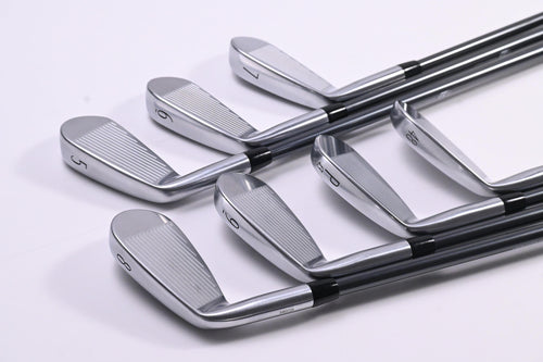 Titleist T250 2025 Irons / 5-PW+GW / Regular Flex MMT AMC Red 65 Shafts